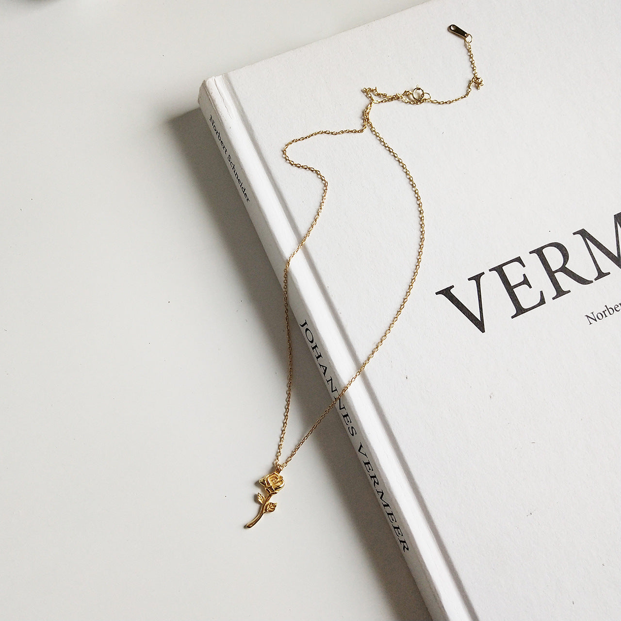 Elegant Rose Gold Necklace