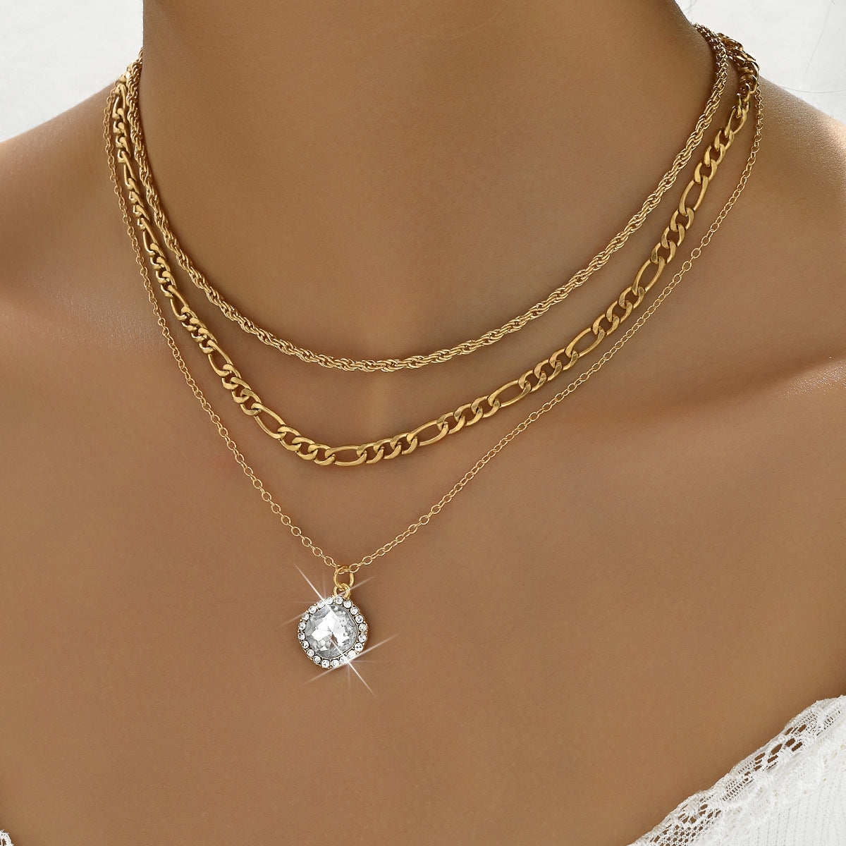 Multi-Layer Pendant Necklace for Women – Boho Hemp Flower Chain